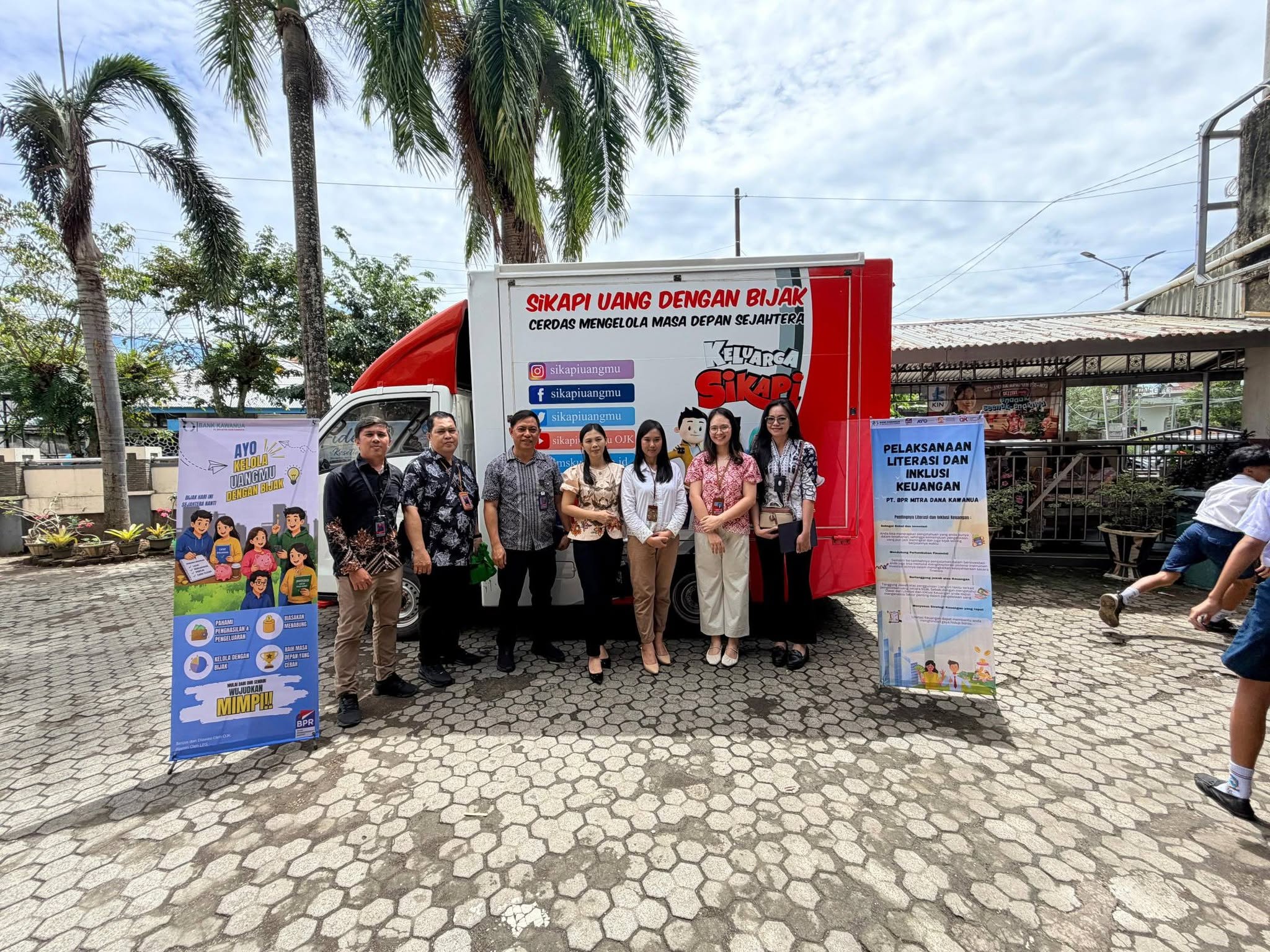 Sosialisasi Literasi Keuangan di SD dan SMP Advent 1 Tikala Manado